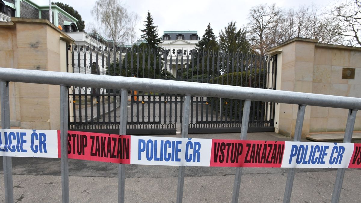 Ruská ambasáda má 120 lidí, v Rusku je 60 zástupců Česka